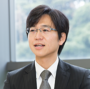 交換機のシステム設計を担当しており、VoLTEを中心としたサービス展開と安定したコアネットワーク品質を提供しています。